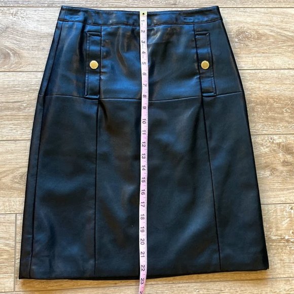 Liz Claiborne Career Faux Leather Skirt Size 4P - Picture 4 of 8